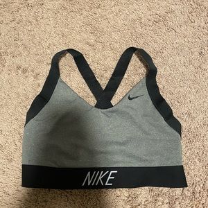 GREY/BLK NIKE SPORTSBRA